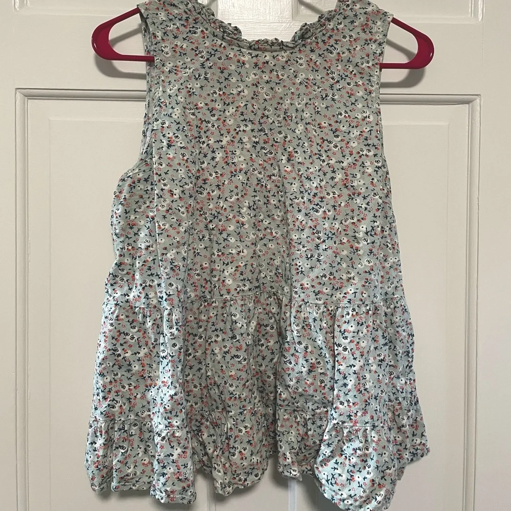 Universal Thread Floral top - Picture 2 of 4